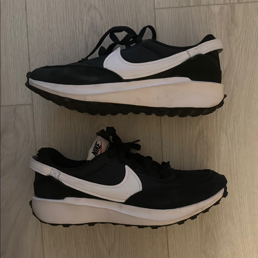Nike Black and White Debut Waffle Sneakers-Like New!